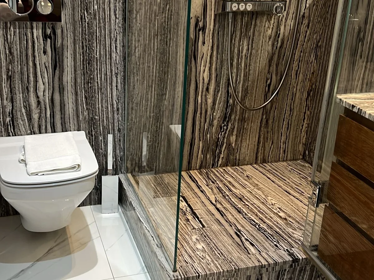 Bathroom cleaned at end of tenancy