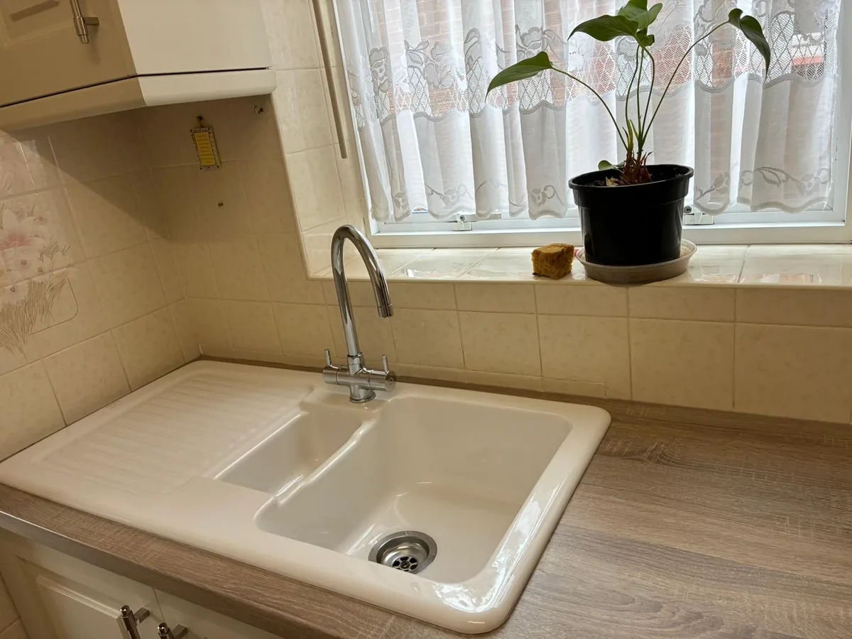 Kitchen cleaned at end of tenancy
